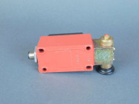 ALLEN BRADLEY 802F-E68M10-D5 INTERLOCK SWITCH WITH KEY