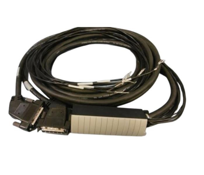 ALLEN BRADLEY 1398-CCAE-10 CABLE MO2AE TO ULTRA100/200 2 AXES 10FEET