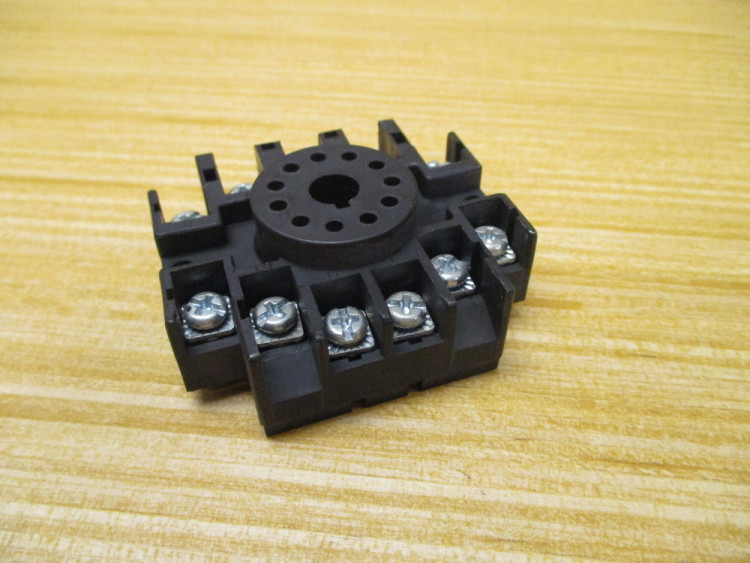 AGASTAT BDS11SS RELAY SOCKET 11PIN OCTAL 10A 300VAC BLACK AGASTAT BDS11SS RELAY SOCKET 11PIN OCTAL 10A 300VAC BLACK