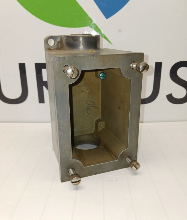 ALLEN BRADLEY 800H-NP42A ENCLOSURE BASE FOR MULTI-GANG STATION 3/4IN