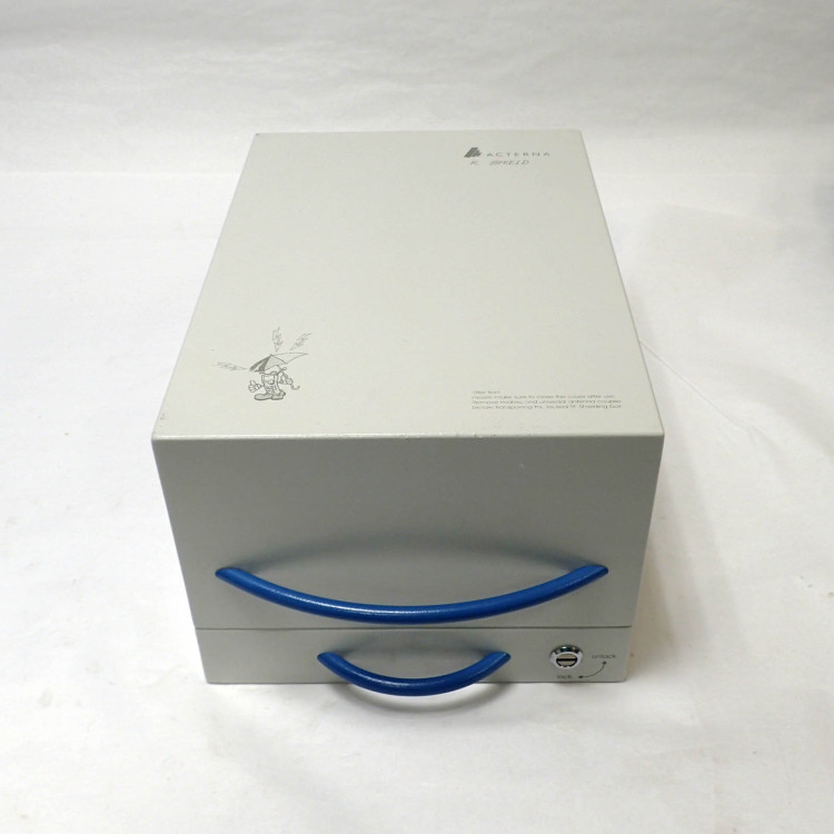 AEROFLEX M248343 RF SHIELD BOX III W/4910 UNIV ANT COUPLER