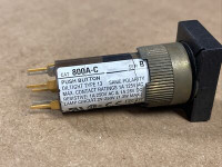 ALLEN BRADLEY 800A-C PUSHBUTTON MOMENTARY 1AMP 125V AC