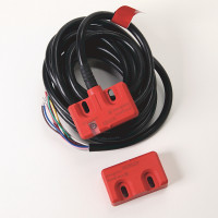 ALLEN BRADLEY 440N-Z21W1PA MAGNETICALLY CODED, 2 N.C. SOLID-STATE RELAYS, W/ LED INDICATOR, 3 M CABLE