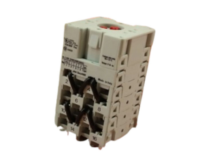 ALLEN BRADLEY 194L-E12-8761 CONTROL AND LOAD SWITCH, FRONT/DOOR MOUNTING-SCREW FIXING, 12A, AMMETER SELECTOR SWITCH, FOUR CURRENT TRANSFORMER, 90 DEGREES, L1-L2-L3-N, 1H.12, 1 POLE ALLEN BRADLEY 194L-E12-8761 CONTROL AND LOAD SWITCH, FRONT/DOOR MOUNTING-SCREW FIXING, 12A, AMMETER SELECTOR SWITCH, FOUR CURRENT TRANSFORMER, 90 DEGREES, L1-L2-L3-N, 1H.12, 1 POLE
