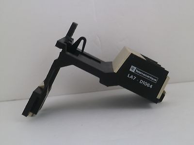GROUPE SCHNEIDER LA7-D1064 OVERLOAD RELAY SEPARATE MOUNT KIT FOR LR2D15** GROUPE SCHNEIDER LA7-D1064 OVERLOAD RELAY SEPARATE MOUNT KIT FOR LR2D15**