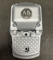 ALLEN BRADLEY 805-N2 LATCHING ASSEMBLY FOR FOOT SWITCH