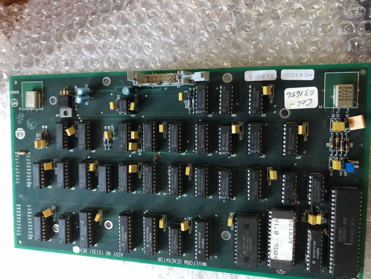 ALLEN BRADLEY 121351 WAVEFORM GENERATOR BOARD ALLEN BRADLEY 121351 WAVEFORM GENERATOR BOARD