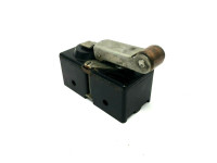 ALLEN BRADLEY 802-PASJ20-2 LIMIT SWITCH ROLLER LEVER SPRING RETURN