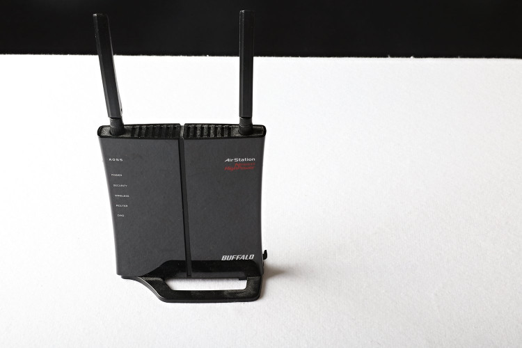 Маршрутизатор Buffalo WHR-HP-G300N-RU Маршрутизатор Buffalo WHR-HP-G300N-RU