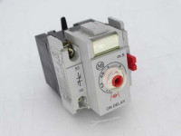 ALLEN BRADLEY 196-FTA PNEUMATIC TIMER OFF DELAY .1-180SEC 10AMP 300VAC