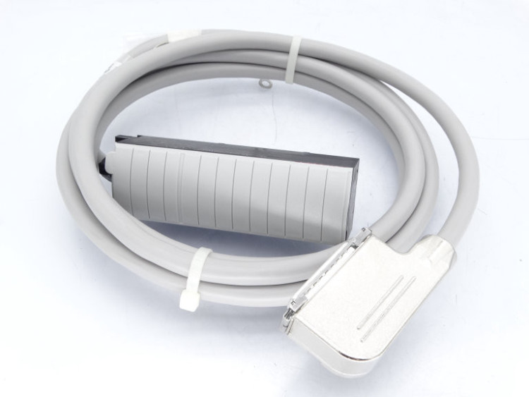 ALLEN BRADLEY 1492-ACABLE025TB PRE-WIRED CABLE FOR ANALOG I/O MODULES, CABLE TYPE TB, 20 CONDUCTORS, 22 AWG, W/ 1756-TBCH CONNECTOR, 2.5 METER (8.2 FEET)