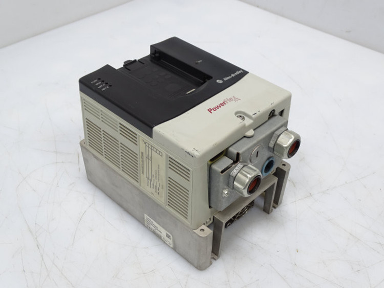 ALLEN BRADLEY 20AD8P0A0AYNANNN DRIVE 5HP 50/60HZ 8AMP 3PHASE 480VAC ALLEN BRADLEY 20AD8P0A0AYNANNN DRIVE 5HP 50/60HZ 8AMP 3PHASE 480VAC
