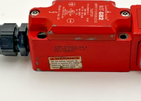 ALLEN BRADLEY MT-GD2 SWITCH SAFETY INTERLOCK 3NC/1NO 1/2NPT