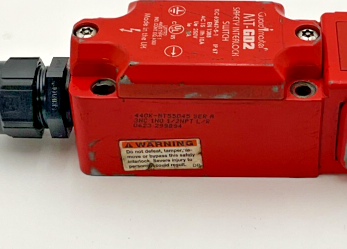 ALLEN BRADLEY MT-GD2 SWITCH SAFETY INTERLOCK 3NC/1NO 1/2NPT