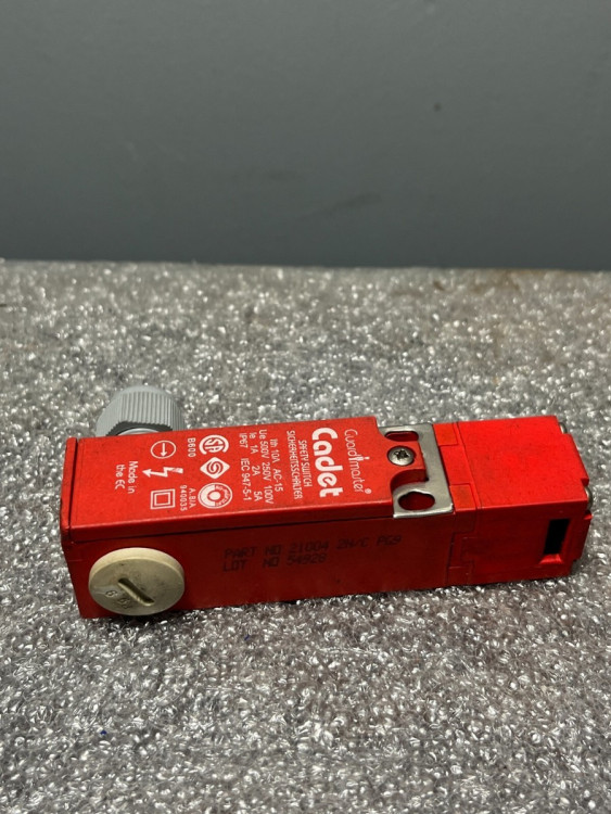 ALLEN BRADLEY 21004 CADET SAFETY SWITCH 2NC 10AMP 250V