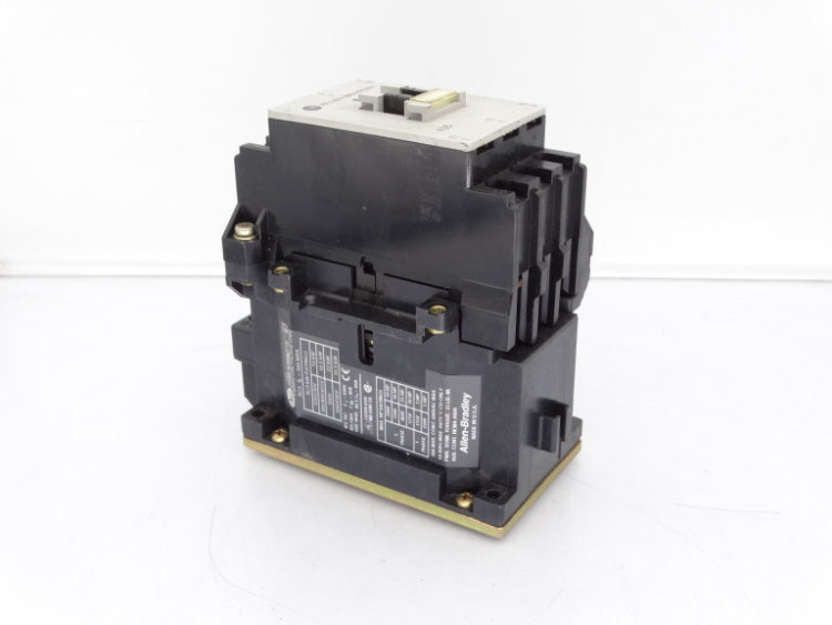 ALLEN BRADLEY 100-A38NZ243 CONTACTOR DC NON REVERSE 38-45AMP 3POLE 24V