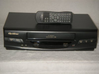 QUASAR VHS VCR PLAYER