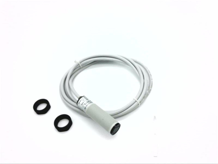 ALLEN BRADLEY 42CA-D1JPAE-A2 18MM CYLINDRICAL SENSOR