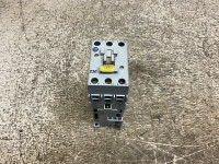 ALLEN BRADLEY 100-C30DJ00 CONTACTOR, SCREW TERMINALS, 15KW/400V, COIL 2 TERMINALS, COIL TERMINALS AT LINE SIDE, CONTROL VOLTAGE 24V DC WITH DIODE, NO AUXILIARY CONTACT, SINGEL PACK