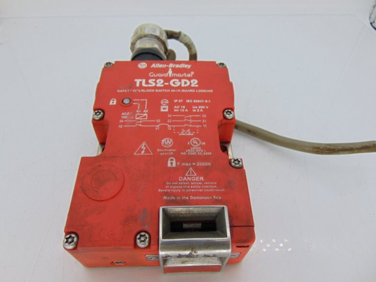 ALLEN BRADLEY 440G-T27128 SAFETY INTERLOCK SWITCH