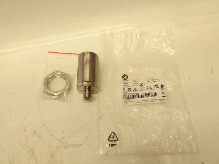 ALLEN BRADLEY 51MPS30-10FAXX PROXIMITY SWITCH 30MM AC NO ALLEN BRADLEY 51MPS30-10FAXX PROXIMITY SWITCH 30MM AC NO