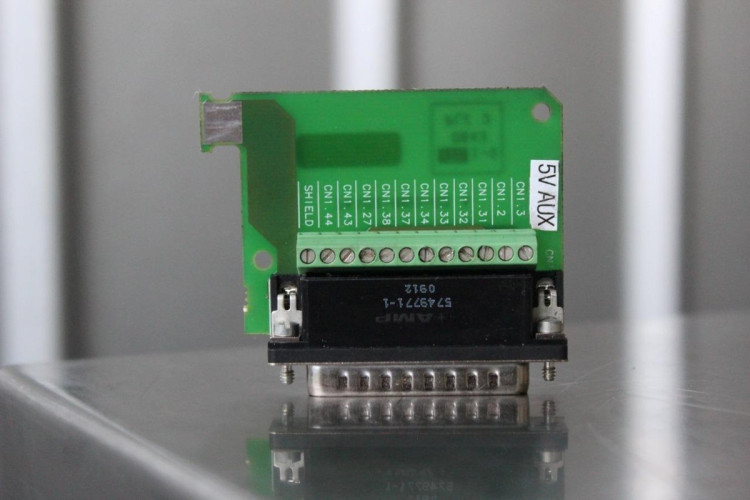 ALLEN BRADLEY 2090-U3BB-DM12 BREAKOUT BOARD, CN1, ULTRA3000 DRIVE MOUNTED ALLEN BRADLEY 2090-U3BB-DM12 BREAKOUT BOARD, CN1, ULTRA3000 DRIVE MOUNTED
