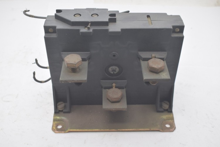ALLEN BRADLEY 193-EPD180 OVERLOAD RELAY BI-METALLIC 600VAC MAX ALLEN BRADLEY 193-EPD180 OVERLOAD RELAY BI-METALLIC 600VAC MAX