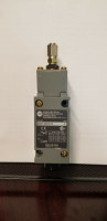 ALLEN BRADLEY 802T-BAPJ1 LIMIT SWITCH PLUG-IN 2CIRCUIT 5PIN