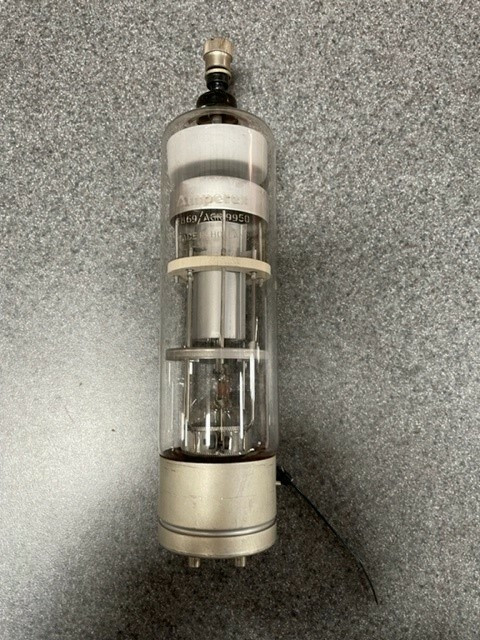 AMPEREX 5869 TUBE RADIO VACUUM