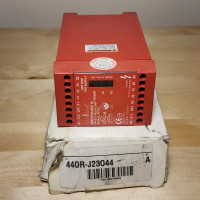 ALLEN BRADLEY 440R-J23044 MONITORING SAFETY RELAY