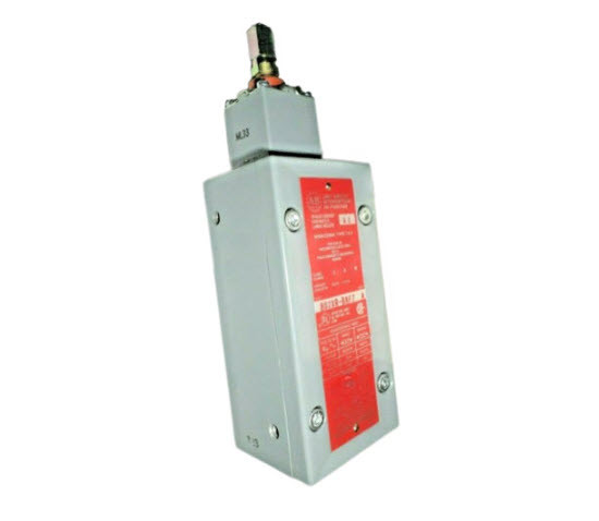 ALLEN BRADLEY 802XR-BAF7 SWITCH,LIMIT 600V AC MAX 5 AMP MAX ALLEN BRADLEY 802XR-BAF7 SWITCH,LIMIT 600V AC MAX 5 AMP MAX