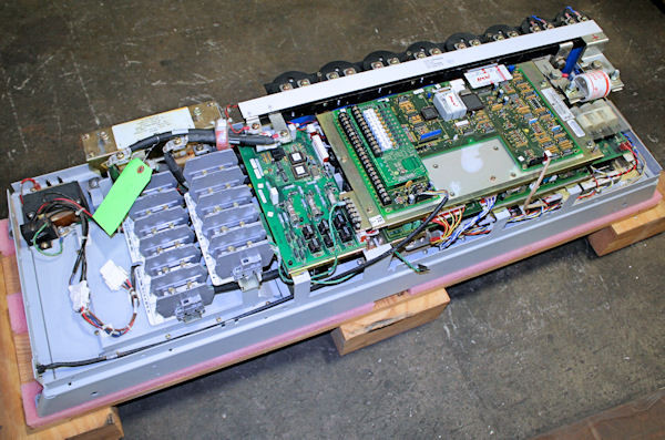 ALLEN BRADLEY 1336S-B125-AN-EN4-L6 DRIVE AC 125HP 172/173AMP 480V CONSTANT TORQUE ALLEN BRADLEY 1336S-B125-AN-EN4-L6 DRIVE AC 125HP 172/173AMP 480V CONSTANT TORQUE
