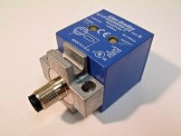 ALLEN BRADLEY 871P-D20NN40-D4 PROXIMITY SENSOR 20MM 3-200MA 10-60VDC