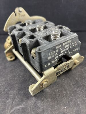 ALLEN BRADLEY X-177122 VISABLE CONTACT DISCONNECT SWITCH 30AMP440/550VAC ALLEN BRADLEY X-177122 VISABLE CONTACT DISCONNECT SWITCH 30AMP440/550VAC