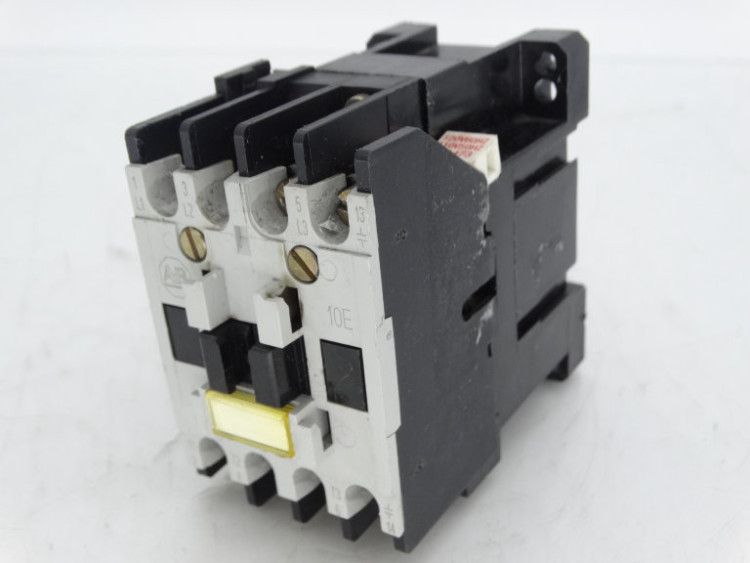 ALLEN BRADLEY 100-A12NB3 CONTACTOR DC NON REVERSE 12AMP 3POLE 480V/60HZ ALLEN BRADLEY 100-A12NB3 CONTACTOR DC NON REVERSE 12AMP 3POLE 480V/60HZ