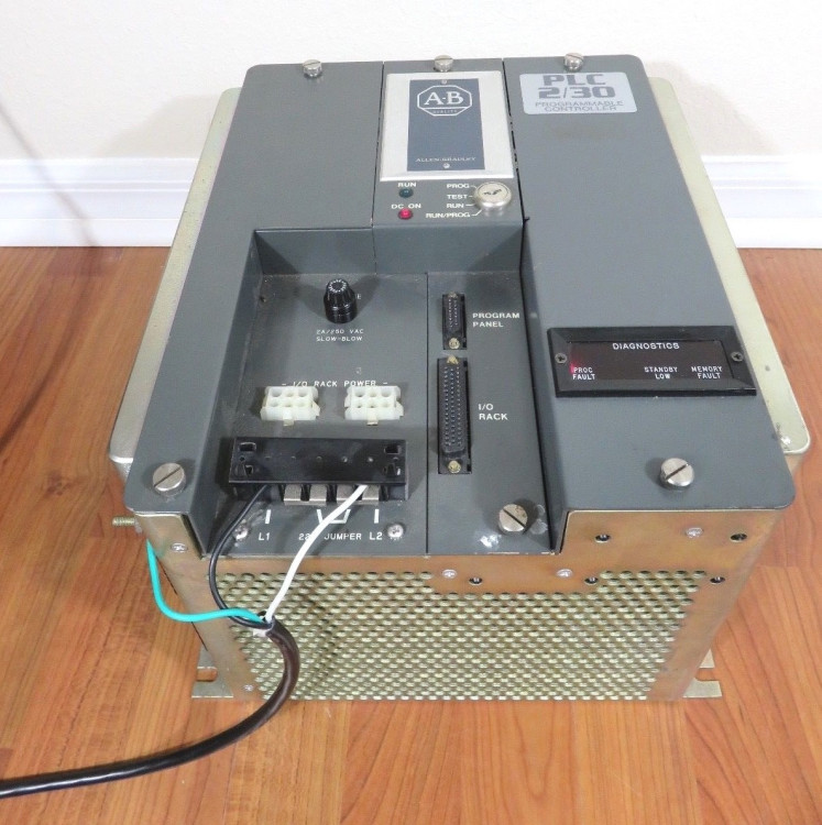ALLEN BRADLEY 1772-LP3D4 PLC 120/240V 2/1AM50/60HZ ALLEN BRADLEY 1772-LP3D4 PLC 120/240V 2/1AM50/60HZ