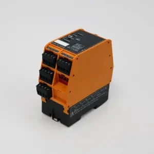 ACTION INSTRUMENTS 4570-259-1 INPUT: 4/20MA, OUTPUT: 0/10V, 120V POWER, TRACK & HOLD OR TRACK & PEAK HOLD