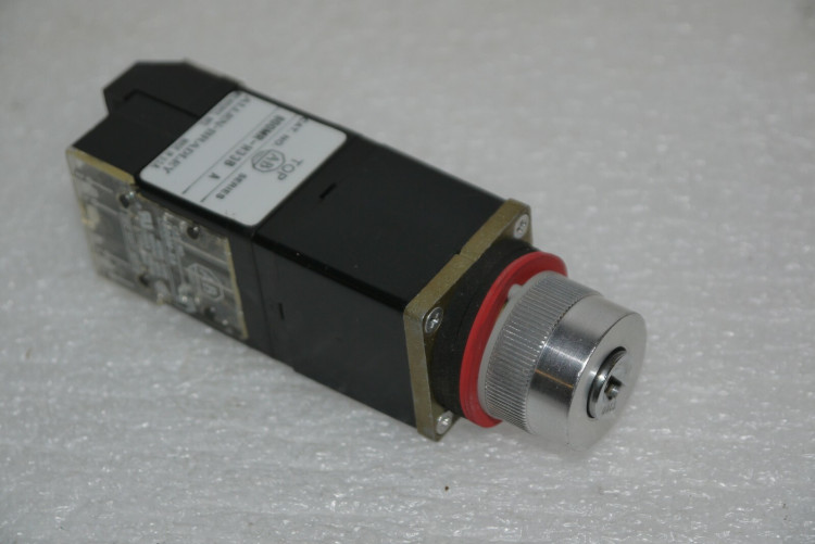 ALLEN BRADLEY 800MR-H33B OPERATOR FOR SELECTOR SWITCH