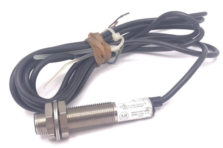 ALLEN BRADLEY 871C-P2A12 PROXIMITY SWITCH MAX RANGE 2MM 10-30VDC 0.15AMP ALLEN BRADLEY 871C-P2A12 PROXIMITY SWITCH MAX RANGE 2MM 10-30VDC 0.15AMP