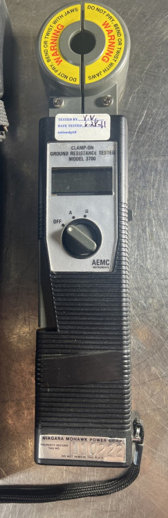 AEMC 3700 CLAMP-ON GROUND RESISTANCE TESTER 0-1.99AAC AEMC 3700 CLAMP-ON GROUND RESISTANCE TESTER 0-1.99AAC