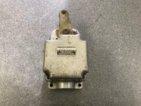 ALLEN BRADLEY 801-ASH2-10 LIMIT SWITCH