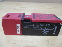 GROUPE SCHNEIDER XCS-PA591 PLASTIC 1-CONDUIT 93,5X30X30MM KEY NC+NO SLOW PG11