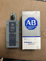 ALLEN BRADLEY 802X-L14 SWITCH,LIMIT 600V AC MAX 10 AMP MAX