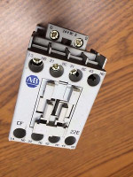 ALLEN BRADLEY 700-CF220DJ MCS-CF CONTROL RELAY, 2 N.O. / 2 N.C., 24V DC (W/INTEGRATED DIODE)