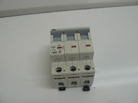 ALLEN BRADLEY 1492-SP3C-100 1492 SUPPLEMENTARY PROTECTORS, 3 POLES, MAGNETIC TRIP RANGE 5..10 X RATED CURRENT (INDUCTIVE LOADS), 10.0 A