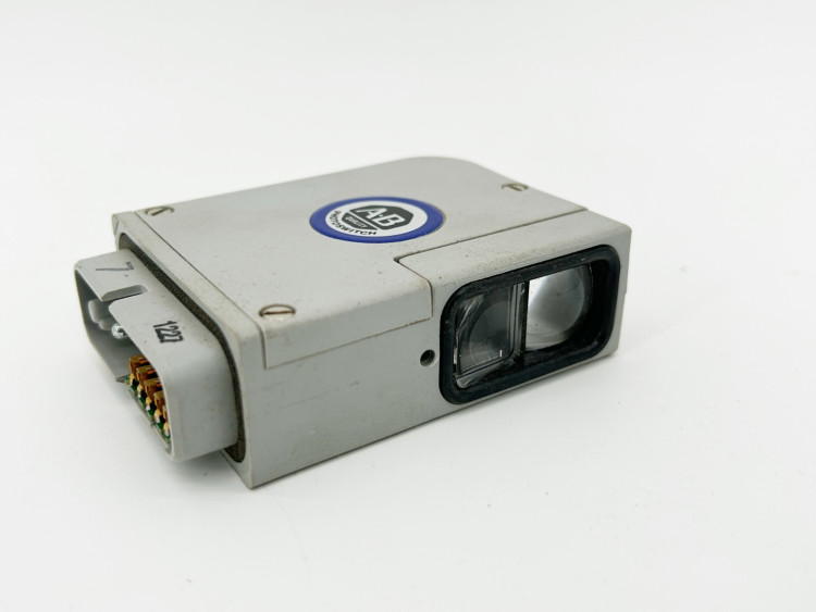 ALLEN BRADLEY 42DBS-5000 PHOTOELECTRIC SENSORS, BLUE LINE, BACKGROUND SUPPRESSION, W/O TIMING, 63.5 - 304.8 MM, 5 MS, LIGHT/DARK SELECTABLE ALLEN BRADLEY 42DBS-5000 PHOTOELECTRIC SENSORS, BLUE LINE, BACKGROUND SUPPRESSION, W/O TIMING, 63.5 - 304.8 MM, 5 MS, LIGHT/DARK SELECTABLE