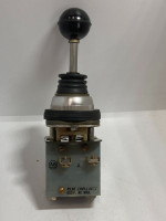 ALLEN BRADLEY 800T-T2SB21 TOGGLE SWITCH 2WAY SPRING RETURN NEMA13