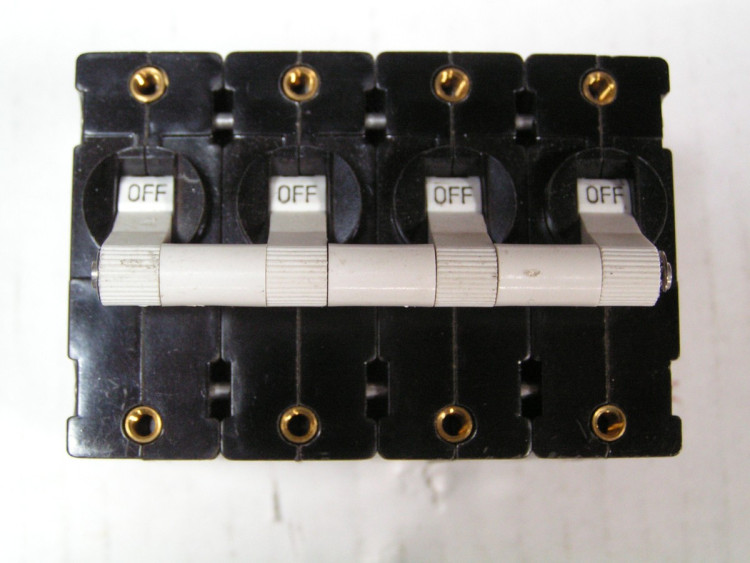 AIRPAX UPGH6666-1-62-303-91 CIRCUIT BREAKER 30AMP 4POLE 250V 50/60HZ AIRPAX UPGH6666-1-62-303-91 CIRCUIT BREAKER 30AMP 4POLE 250V 50/60HZ