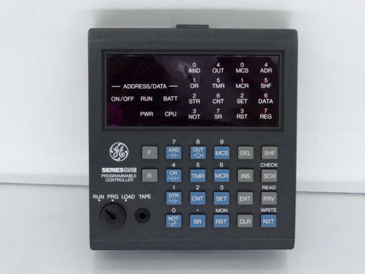 FANUC IC610PRG105  PROGRAMMER HAND-HELD W/KEYSWITCH 22BUTTON