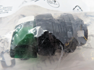 ALLEN BRADLEY 800FP-LSM33 800F 3 POSITION ILLUMINATED SELECTOR SWITCH - PLASTIC, MAINTAINED, GREEN , STANDARD ORIENTATION, , STANDARD PACK (QTY. 1)
